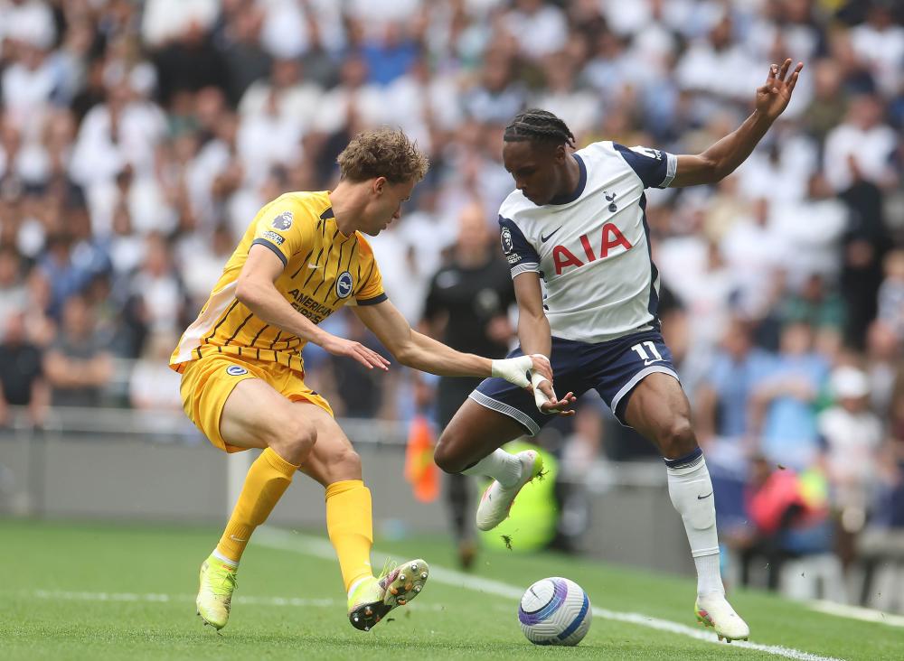 利物浦年轻中场莫顿：里昂中场引援的主要目标